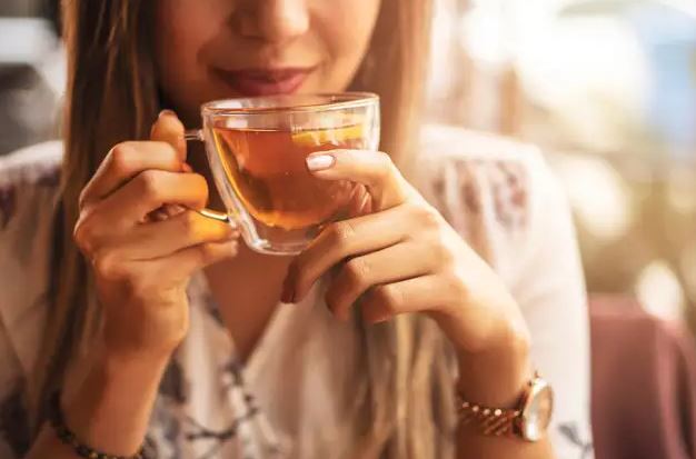 5 Benefits Of Drinking Lemon Tea