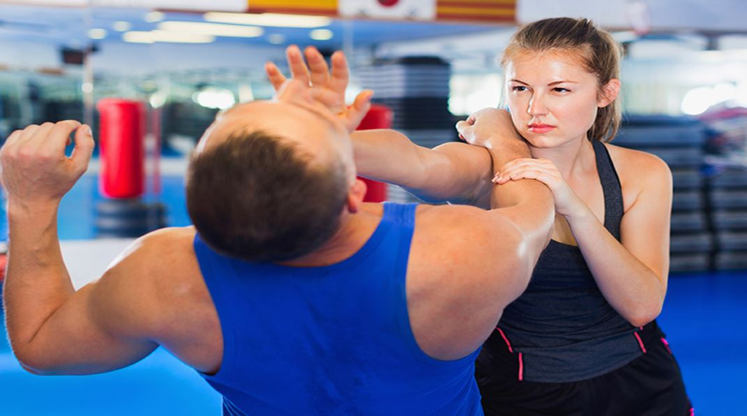 5 simple self-defence moves for girls