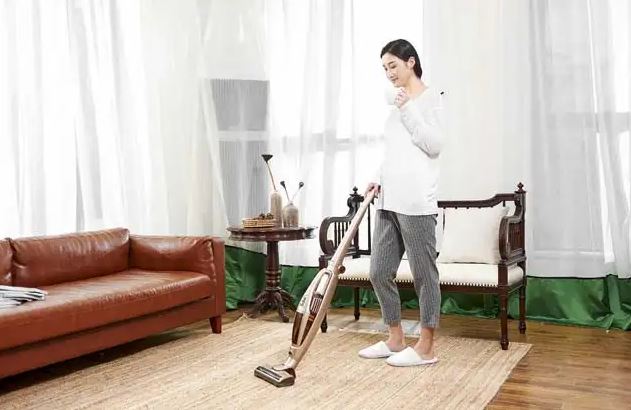 5 Tech Devices You Need To Ace Your Spring Cleaning Session